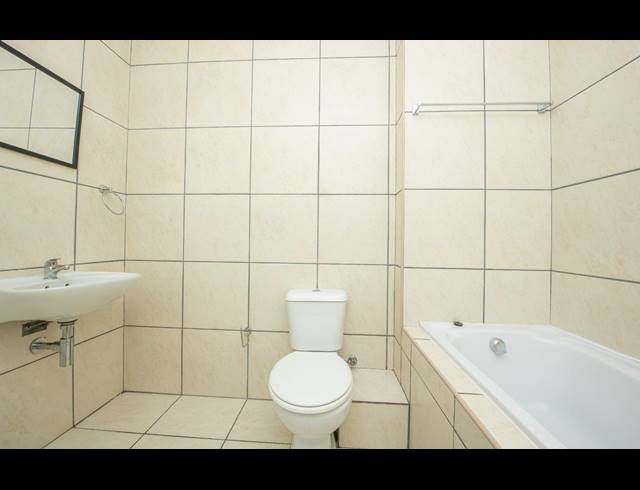 2 BEDROOM APARTMENT FOR SALE IN BRACKENFELL SOUTH